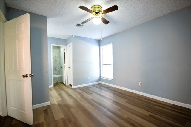 115 W Timberview Lane, Arlington, TX 76014