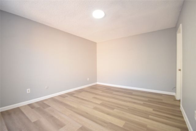 115 W Timberview Lane, Arlington, TX 76014