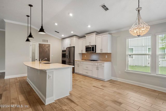 40 LORD BYRON Court, St. Johns, FL 32259