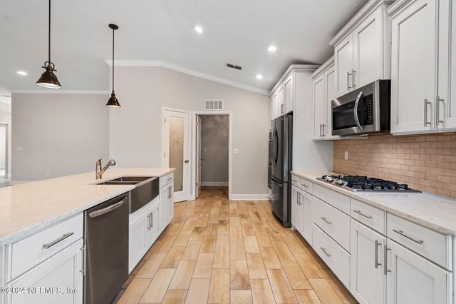 40 LORD BYRON Court, St. Johns, FL 32259