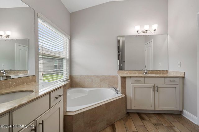 40 LORD BYRON Court, St. Johns, FL 32259