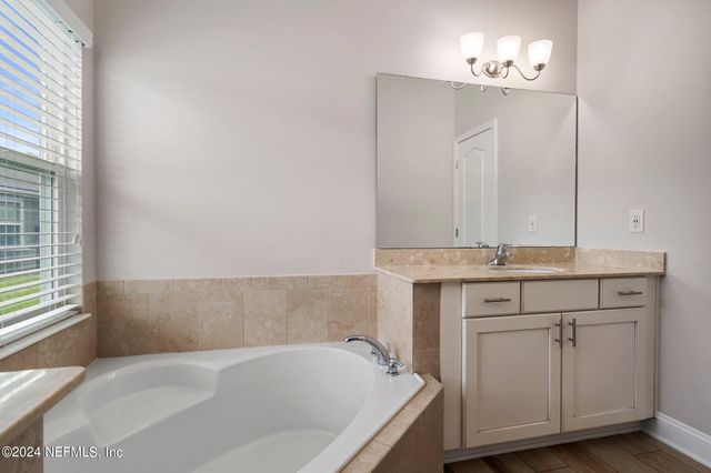40 LORD BYRON Court, St. Johns, FL 32259