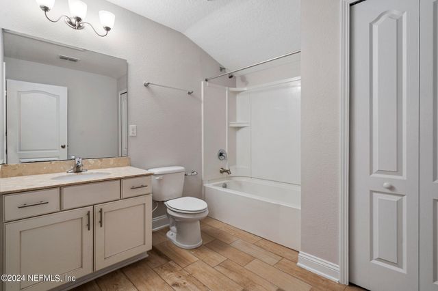 40 LORD BYRON Court, St. Johns, FL 32259