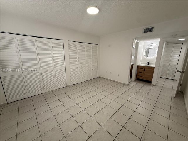 3262 W 70th St 101, Hialeah, FL 33018