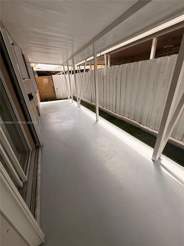 3262 W 70th St 101, Hialeah, FL 33018