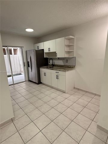 3262 W 70th St 101, Hialeah, FL 33018