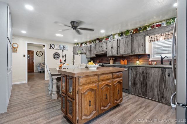 426 E Street SE, Ardmore, OK 73401