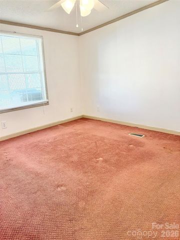 261 White Ash Circle, Hendersonville, NC 28739