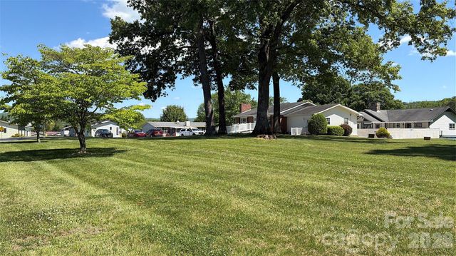 261 White Ash Circle, Hendersonville, NC 28739