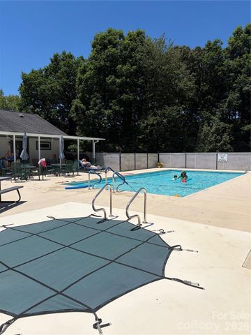 261 White Ash Circle, Hendersonville, NC 28739