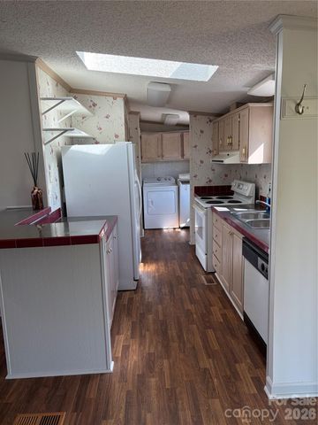 261 White Ash Circle, Hendersonville, NC 28739