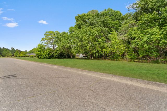 192 Marcia Street, Williston, SC 29853