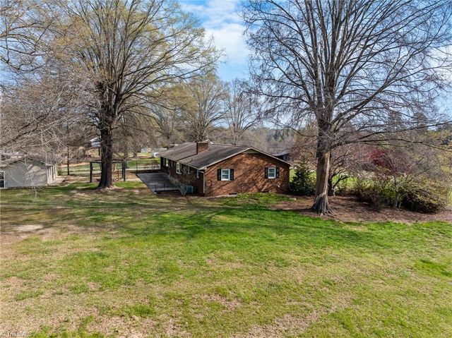 249 Dortmund Drive, Clemmons, NC 27012