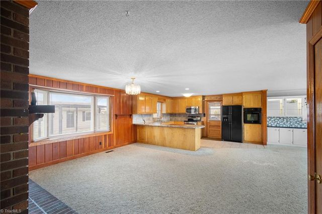 249 Dortmund Drive, Clemmons, NC 27012