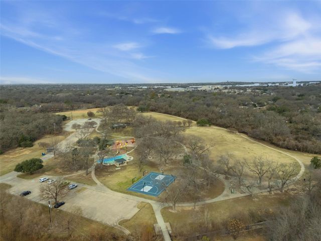 2817 Kingswood Drive, Grapevine, TX 76051