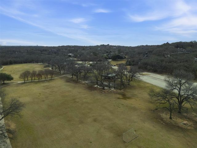 2817 Kingswood Drive, Grapevine, TX 76051