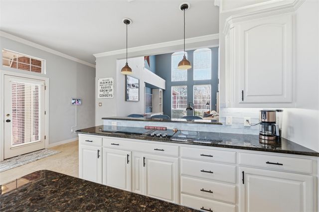 2817 Kingswood Drive, Grapevine, TX 76051