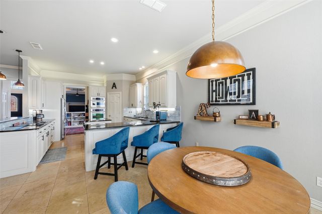 2817 Kingswood Drive, Grapevine, TX 76051