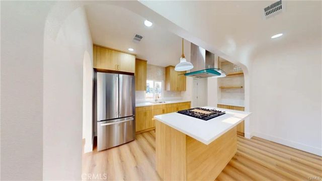 4380 W 28th Street, Los Angeles, CA 90018