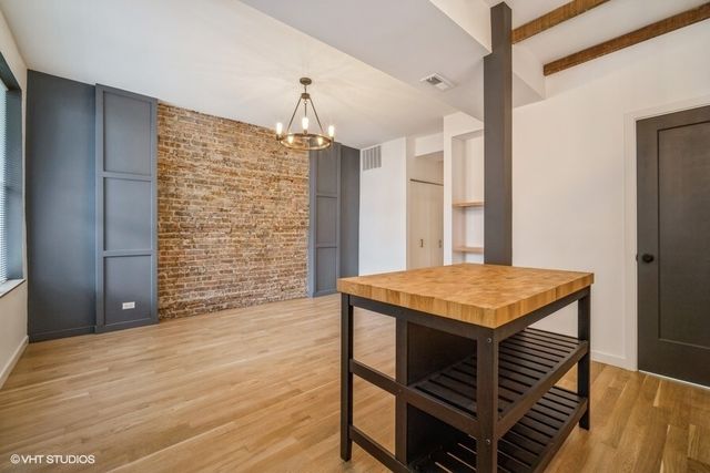 908 N California Avenue 1R, Chicago, IL 60622