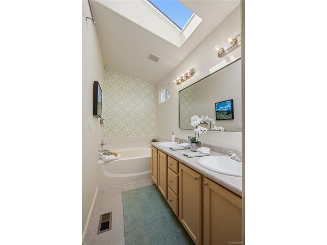 10204 Aldenbridge Ct, Highlands Ranch, CO 80126