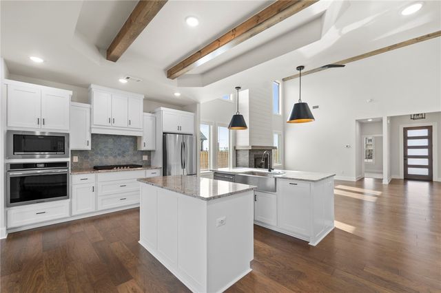 1110 Montieri Drive, Centerton, AR 72719