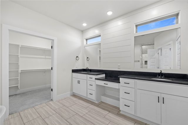 1110 Montieri Drive, Centerton, AR 72719