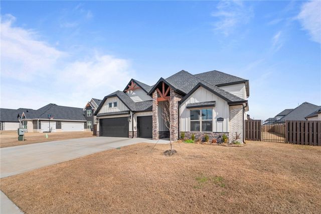 1110 Montieri Drive, Centerton, AR 72719