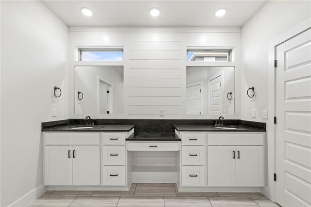 1110 Montieri Drive, Centerton, AR 72719