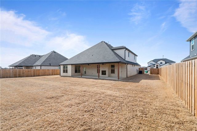 1110 Montieri Drive, Centerton, AR 72719