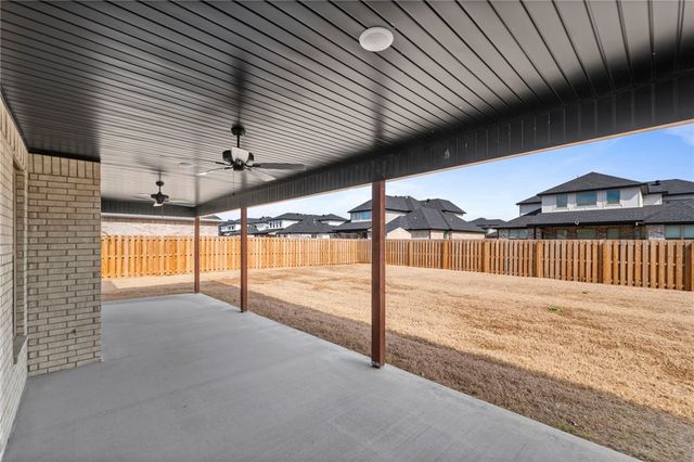 1110 Montieri Drive, Centerton, AR 72719