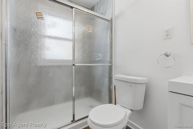 23089 Brittany Avenue, Eastpointe, MI 48021