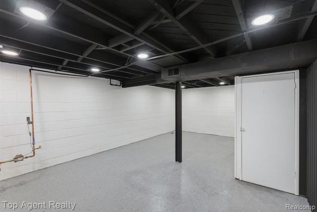 23089 Brittany Avenue, Eastpointe, MI 48021