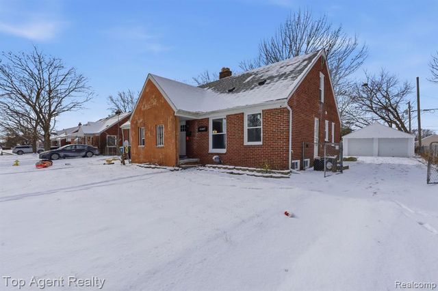 23089 Brittany Avenue, Eastpointe, MI 48021