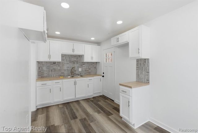 23089 Brittany Avenue, Eastpointe, MI 48021