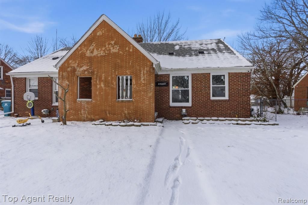 23089 Brittany Avenue, Eastpointe, MI 48021