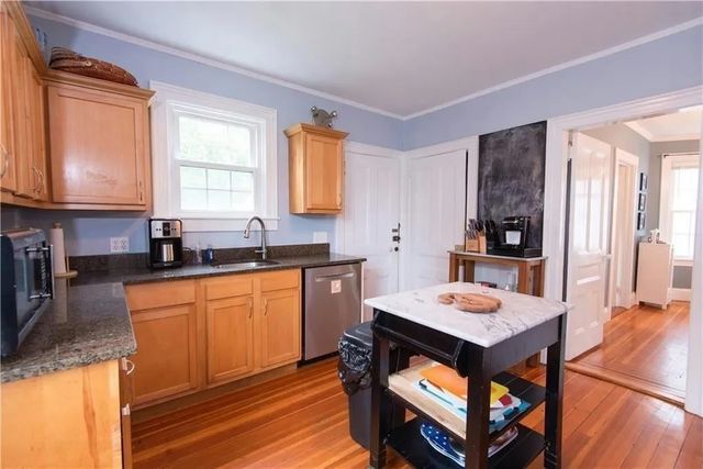 20 Carroll Avenue, Newport, RI 02840