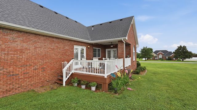 31 Richland Hills Dr, Manchester, TN 37355