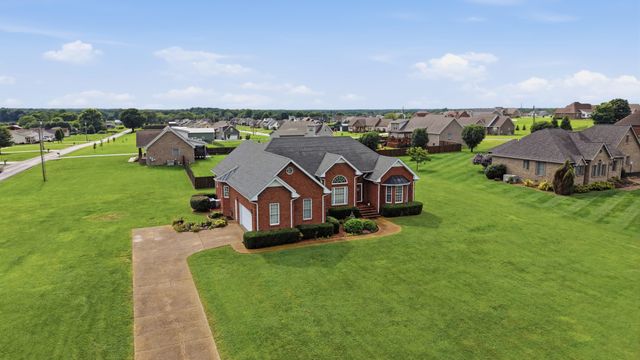 31 Richland Hills Dr, Manchester, TN 37355