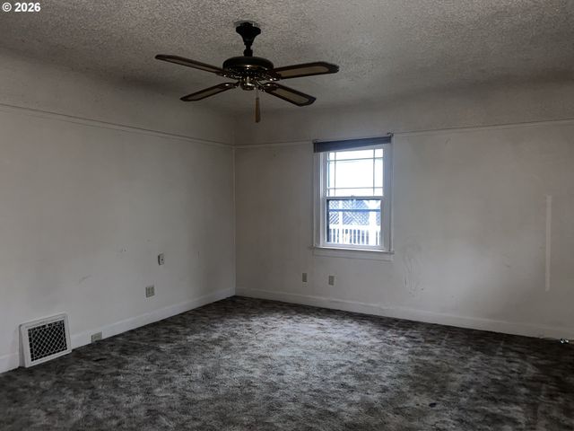 1760 NORWAY St Ne, Salem, OR 97301