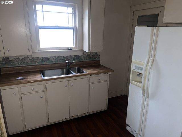 1760 NORWAY St Ne, Salem, OR 97301