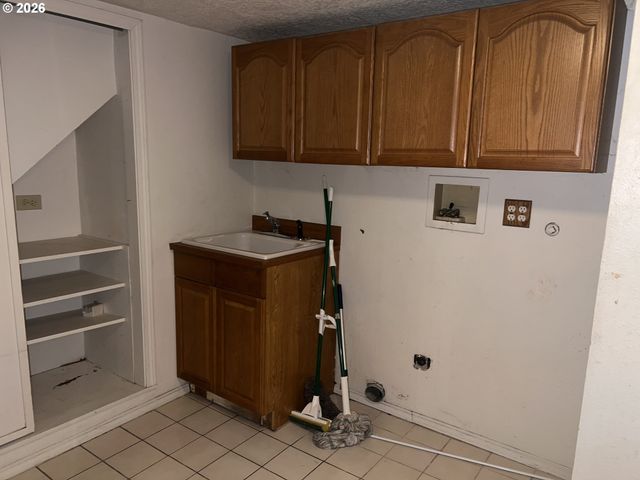 1760 NORWAY St Ne, Salem, OR 97301