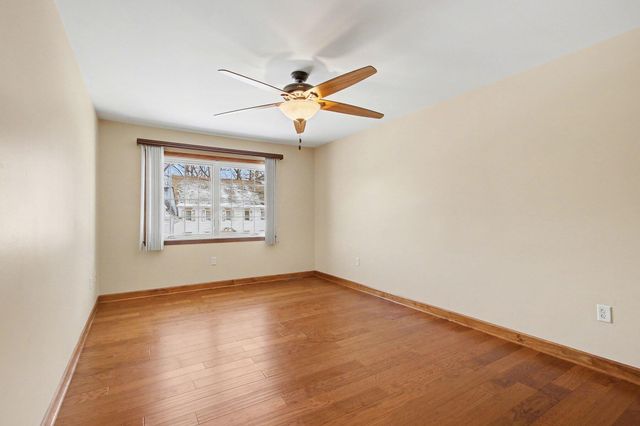 194 Wexford Road, Valparaiso, IN 46385