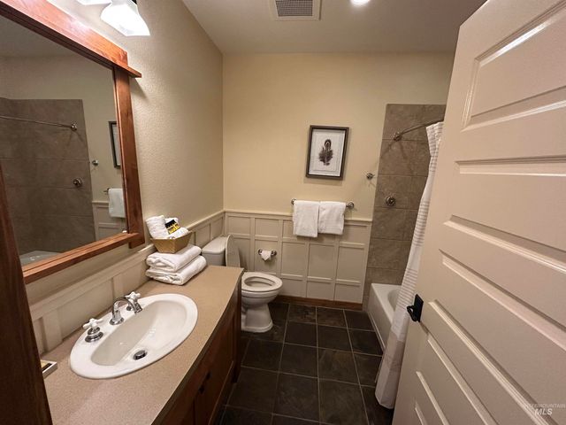 150 Morning Star Dr. 371, Kellogg, ID 83837