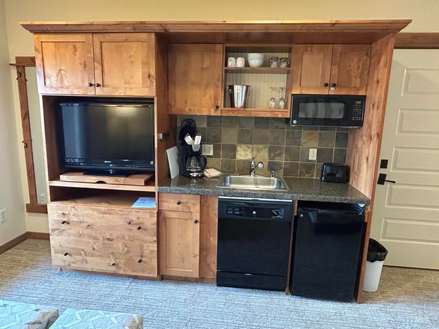 150 Morning Star Dr. 371, Kellogg, ID 83837