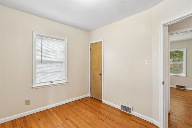 2006 50th Street, Des Moines, IA 50310