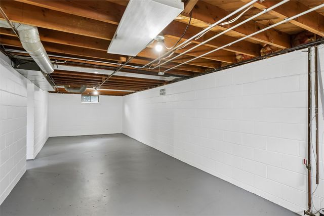 2006 50th Street, Des Moines, IA 50310