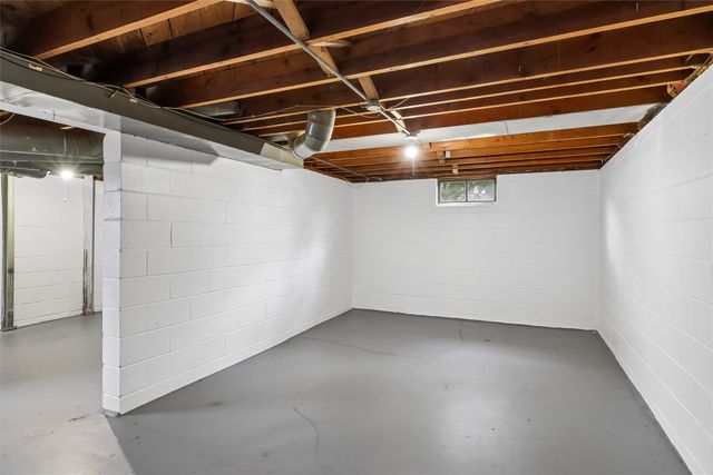 2006 50th Street, Des Moines, IA 50310