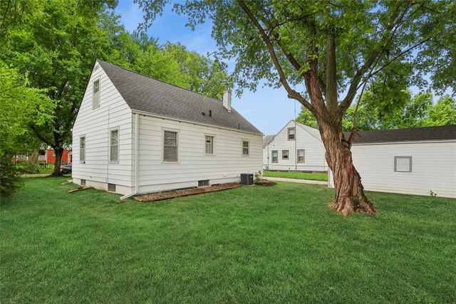 2006 50th Street, Des Moines, IA 50310