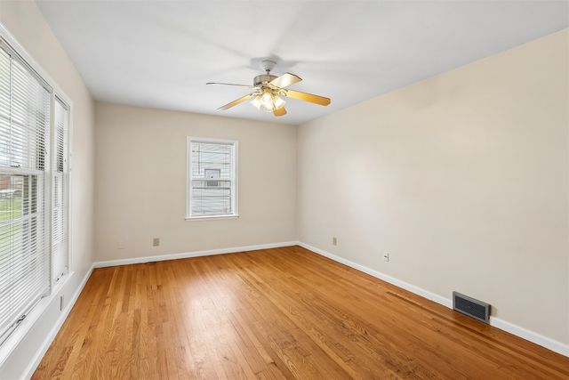 2006 50th Street, Des Moines, IA 50310